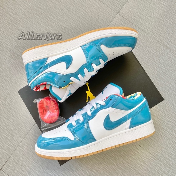 Air Jordan 1 Low Cyber Teal 🤖 - Picture 3 of 4